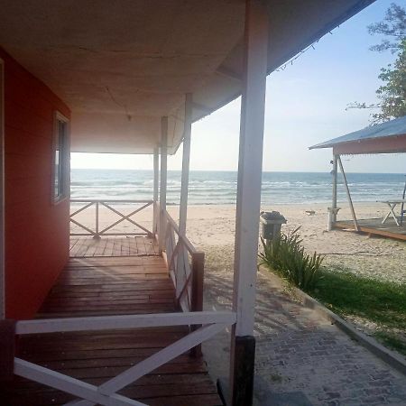 Tumombuvoi Homestay Tiga Papan Exterior foto